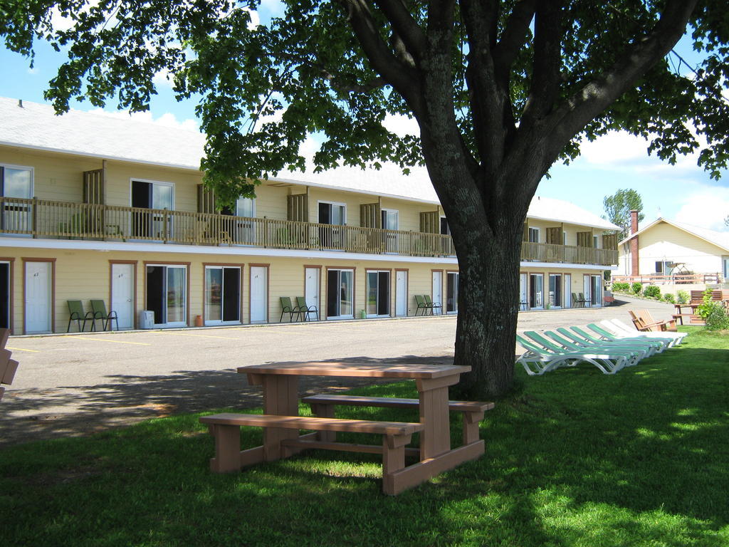 Motel Carleton Sur Mer מראה חיצוני תמונה