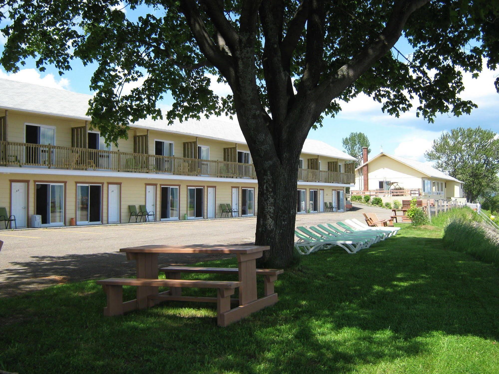 Motel Carleton Sur Mer מראה חיצוני תמונה